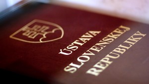 Ak podá demisiu premiér, podá ju celá vláda, uvádza Ústava Slovenskej republiky