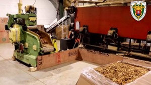 V Lučenci odhalili najväčšiu nelegálnu výrobňu cigariet v histórii Slovenska