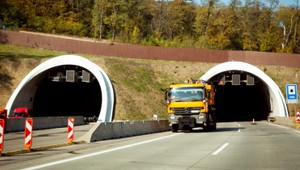 Vodiči, zbystrite pozornosť. Tunel Sitina cez víkend uzavrú