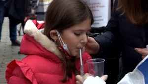 Spúšťa sa PCR testovanie kloktaním. Zvažuje to aj ministerstvo školstva pre školy