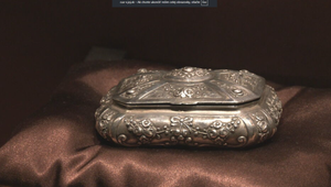 Nosili ich princezné a zdobili Versailles. Klenoty teraz stráži hrad na severe Slovenska