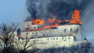 Požiar hradu Krásna Hôrka. Polícia má podozrivých!