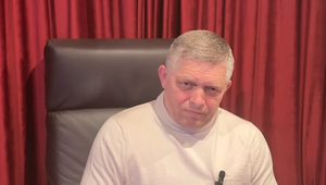 Fico obvinil opozíciu, že chystá štátny prevrat. Kyjevu hrozil vetom