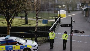 Polícia našla spojitosť medzi Skripaľovcami a ďalšími obeťami novičoku. Hypotézu zatiaľ ale nepotvrdili