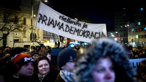 Nie sme ovce, kričali dve tisícky ľudí na proteste v Bratislave