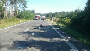 Tragická nehoda na Záhorí. Po zrážke auta s kamiónom cestu uzavreli