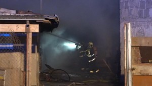 Dráma v osade: Plamene pohltili domy, zázrakom sa nikto nezranil