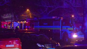 Explózia v bratislavskom byte: Na ulici skončila približne stovka ľudí