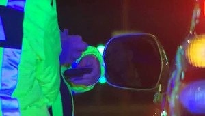 Dokonalé sfalšovanie vodičákov. Jedného z mužov odhalili maďarskí policajti