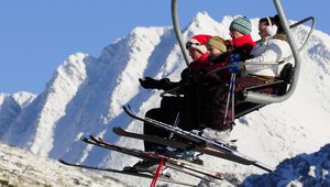 Lyžiari na Liptove pozor! Zlodeji lyží nespia...