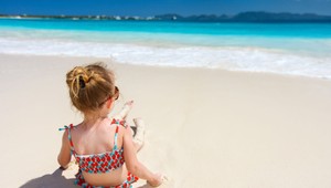 Dievčatku (4) začali rásť prsia, mama ju vzala do televízie