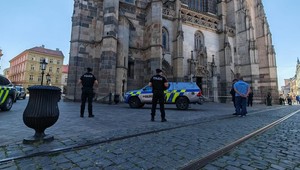 Bombové hrozby zasiahli Dóm sv. Alžbety. Polícia katedrálu zabezpečila