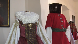 Spoznajte odevy uhorskej šľachty. Nájdete tu aj šaty Alžbety Báthoryovej, ktorých výroba trvala pol roka