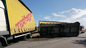 Slovensko zasiahol silný nárazový vietor. Zanechal za sebou množstvo škôd, ale aj jeden vyhasnutý život