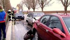 Vodič nezvládol riadenie, zranili sa desiati ľudia