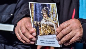 FOTO: Svätej omše pri príležitosti sviatku patrónky Slovenska sa zúčastnil aj prezident a politici