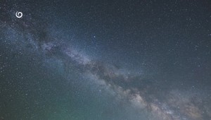 Padajúce perzeidy: Romantika pod nočnou oblohou bez špeciálneho vybavenia