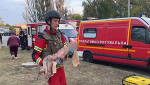 Na Charkov dopadla balistická raketa. Záchranári už nedokázali dievčatku († 1,5) pomôcť