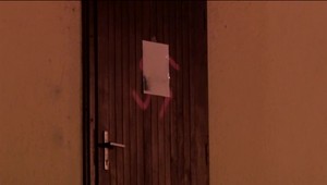 V žilinskej katedrále vyčíňal sprejer, na dvere nastriekal hákový kríž