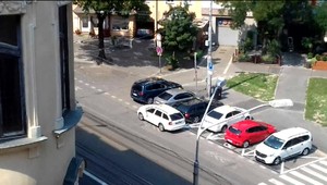 Magistrát Bratislavy vs. taxikári: Sťažujú sa, že prišli o parkovacie miesta. Využívajú tak miesta ŤZP