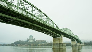 Spev Plácida Dominga terorizuje Štúrovčanov dlhé roky