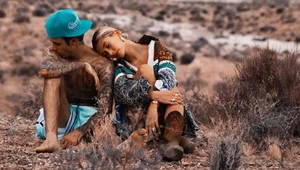 Justin a Hailey oslavujú ROK od rozprávkových zásnub