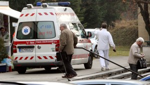 Polícia zasahovala v nemocnici v Humennom. Lekár (32) mal údajne ordinovať pod vplyvom drog