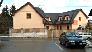 Manželka našla v penzióne telo svojho muža, na tele mal rezné rany