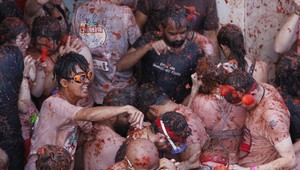 VIDEO: Takto vyzerá paradajková vojna tisícov ľudí, minuli až 145 ton munície