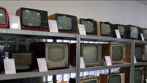Kedysi boli veľkou vzácnosťou, dnes sú samozrejmosťou. Prvé televízory sa začali vyrábať pred 60 rokmi