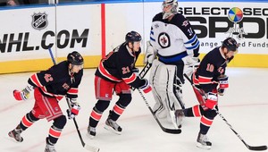 NHL: Gáboríkova exhibícia proti Winnipegu, Kopecký s gólom