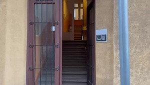 Polícia našla v byte dve ženy v značnom štádiu rozkladu. Podľa informácií TV JOJ tam mohli ležať od minulého roka