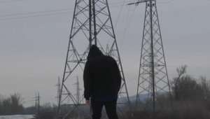 Majiteľ prišiel počas prechádzky o svojho psa. Neznámy muž ho zastrelil a hodil do rieky