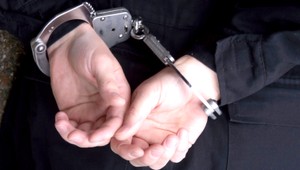 Dvaja policajti chceli zarábať na obchode so ženami. Za peniaze by zastavili vyšetrovanie