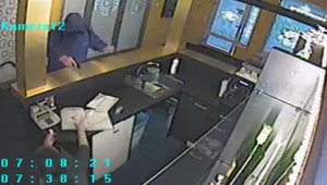 Peniaze alebo život?! Prepadli bratislavskú herňu