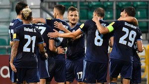 Zápas futbalistov Slovana na Lige majstrov je ohrozený. Potvrdili prípad koronavírusu aj v druhej výprave