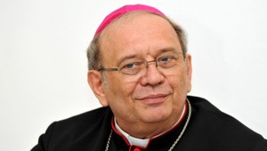 Bezákov nástupca má problém, kňazi sa búria