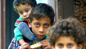 Chudobní Rómovia predávajú svoje vlastné deti za 3 500 eur