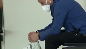 Syn sa vyhrážal otcovi, že mu odreže hlavu. Chcel od neho peniaze na dávku drogy