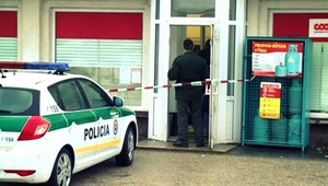 Statočná predavačka! Revom vyplašila ozbrojeného lupiča