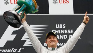 F1: Rosberg víťazom v Číne, Hamilton novým lídrom