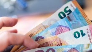 Robert Fico si chce posvieť na spôsob výberu daní. Chce zabrániť ich únikom a podvodom