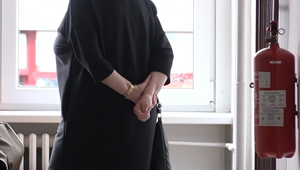 Riaditeľka školy čelila obžalobe za nútené odovzdávanie časti platov, súd ju oslobodil