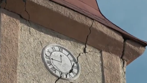 Po zemetrasení sa objavujú problémy s nehnuteľnosťami, ľudí trápia aj poškodené kostoly