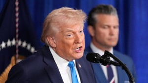 Trump oznámil zavedenie globálneho cla vo výške desať percent