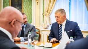 Premiér Fico je nešťastný: Koaličné vzťahy Tarabu a SNS sú na bode mrazu
