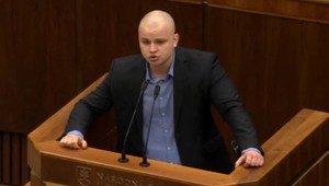 Milan Mazurek bude za rasistické výroky čeliť obžalobe