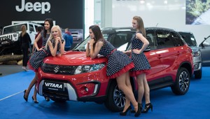 Horúce novinky a krásne ženy. V bratislavskej Inchebe sa začal Autosalón