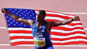 Majstra sveta v šprinte suspendovali, kým nakupoval na Vianoce