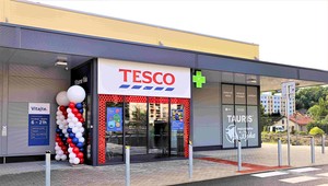 Tesco otvára v auguste tri predajne na strednom Slovensku
